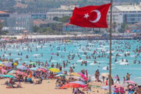 İtalya ve Yunanistan’ı geride bıraktı: Türkiye, turizmde fark attı