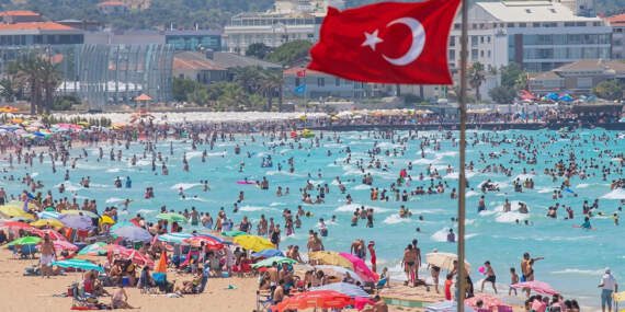 İtalya ve Yunanistan’ı geride bıraktı: Türkiye, turizmde fark attı