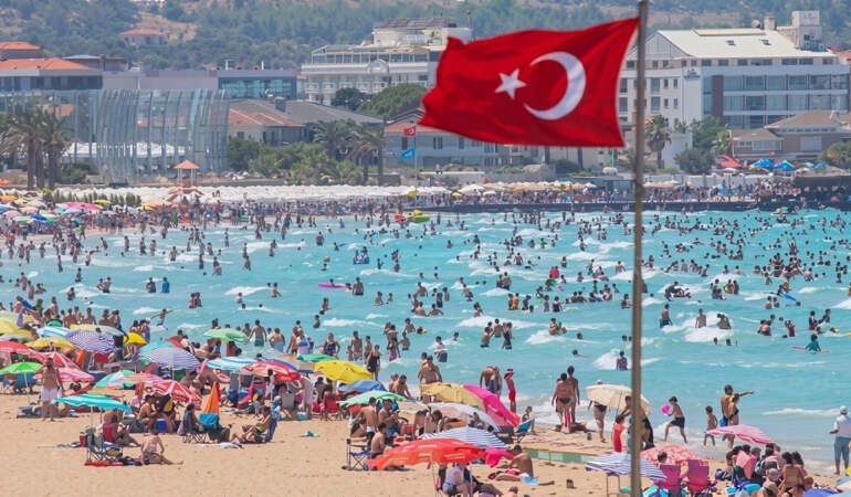 İtalya ve Yunanistan’ı geride bıraktı: Türkiye, turizmde fark attı