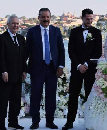 İsmail Yüksek evlendi: Gürcü dansı performansı sosyal medyada gündem oldu