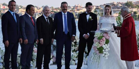 İsmail Yüksek evlendi: Gürcü dansı performansı sosyal medyada gündem oldu