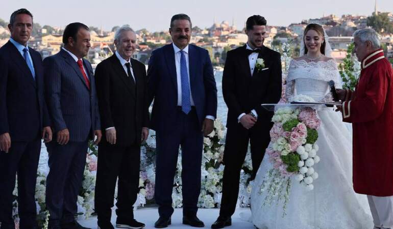 İsmail Yüksek evlendi: Gürcü dansı performansı sosyal medyada gündem oldu