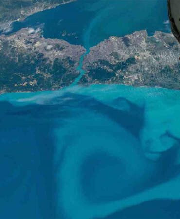 NASA renk değişimini uzaydan görüntüledi: Karadeniz ve Marmara turkuaza büründü