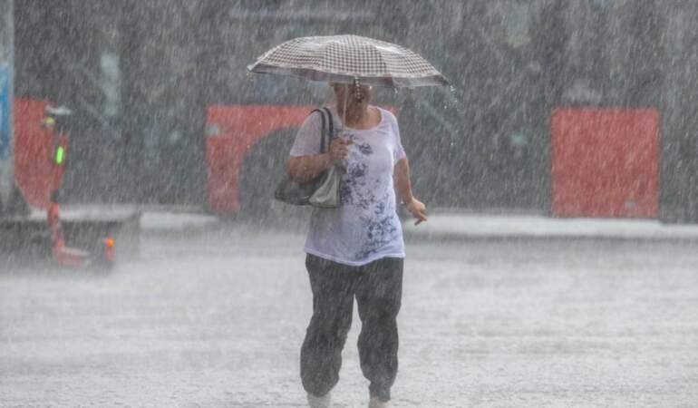 Sıcak hava dalgası sürüyor: Meteoroloji yağışa karşı uyardı