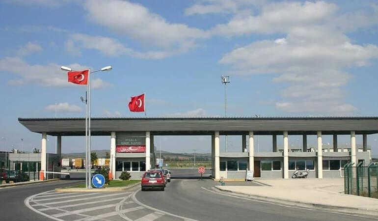 İpsala Gümrük Kapısı’nda rüşvet operasyonu: 20 gümrük memuru gözaltında