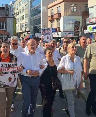 Görevden alınmıştı: CHP Samsun yönetimi il binasını boşalttı