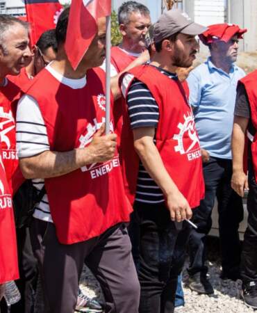 Yunus Emre Termik Santrali işçileri ödenmeyen maaşlar için Ankara’ya yürüyor