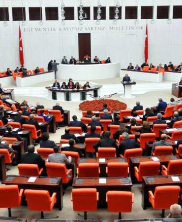 CHP’den en düşük emekli aylığı düzenlemesine muhalefet şerhi: “Bu düzenleme bir zam değildir”