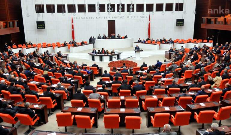CHP’den en düşük emekli aylığı düzenlemesine muhalefet şerhi: “Bu düzenleme bir zam değildir”