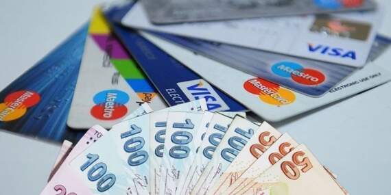 Vatandaşın tek çaresi kredi kartları: Kartlı ödemeler 2,8 trilyon lirayı aştı