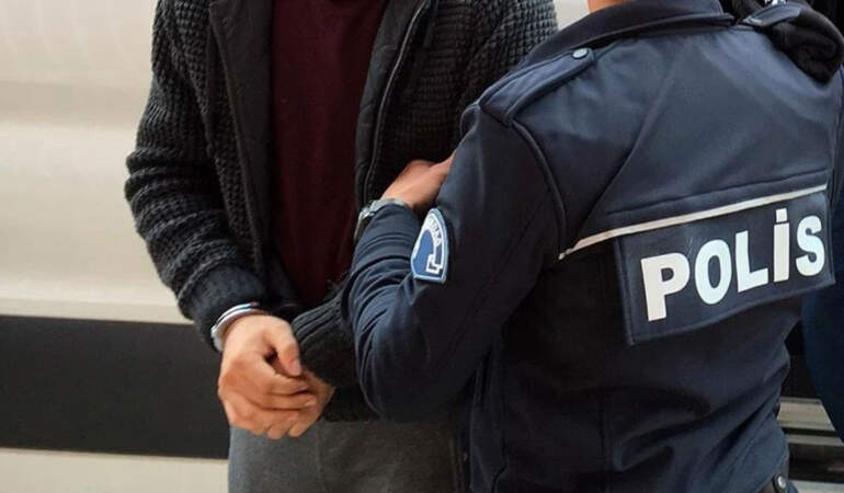 Köpeği satırla öldürmüştü! Tutuklanarak cezaevine gönderildi