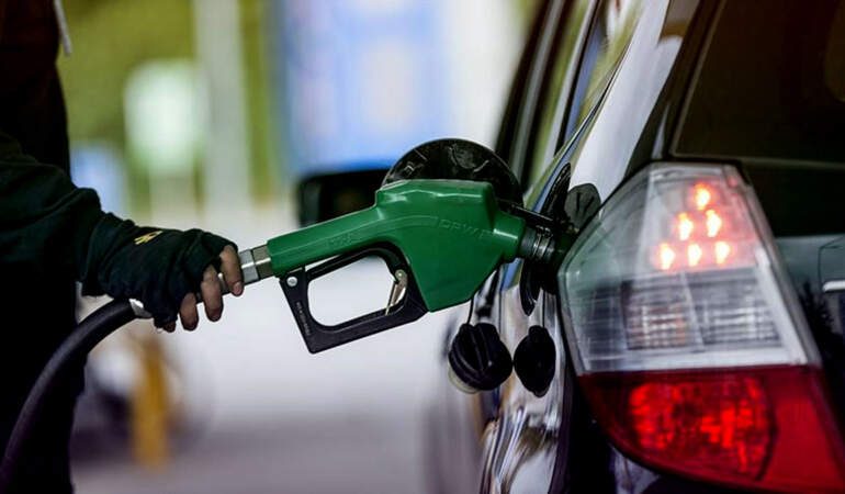 Motorinin ardından zam sırası benzinde: Yarın gece tabela değişiyor