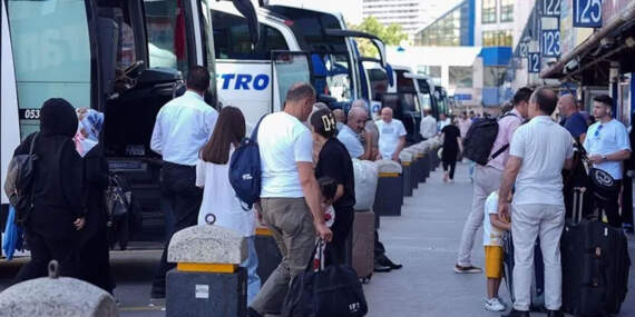 Tatil hayal oldu, akraba evine sığındık: Seyahat harcamaları patlarken konaklama süresi çakıldı