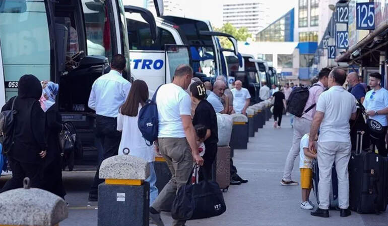 Tatil hayal oldu, akraba evine sığındık: Seyahat harcamaları patlarken konaklama süresi çakıldı