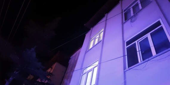 Aksaray’da akılalmaz olay! Eşinin eve almadığı 19 yaşındaki genç 3. kattan düşerek ağır yaralandı