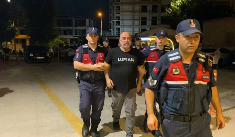 Yönetmen Ezel Akay gözaltında: Evinde kenevir ve kubar esrar bulundu