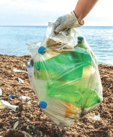 Her gün 2 bin kamyon dolusu plastik mavi sulara karışıyor