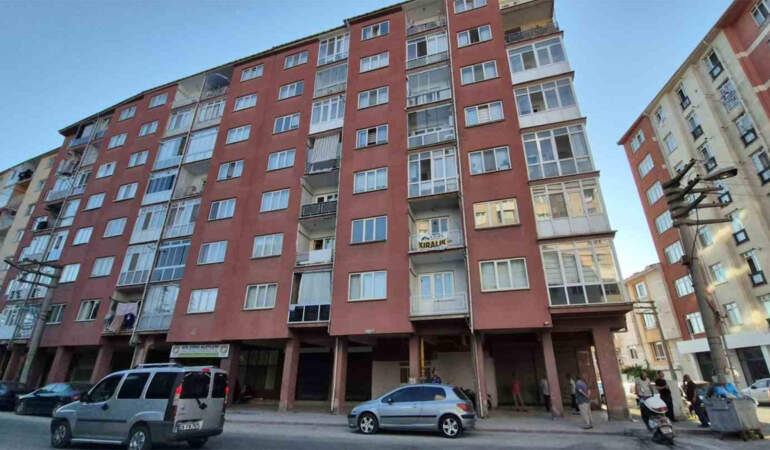 Eskişehir’de acı olay! Eşi tatile giden adam evde ölü bulundu