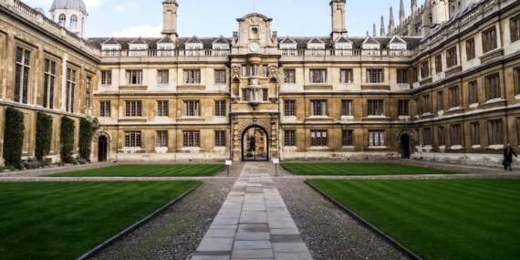 Oxford ve Cambridge’i aratmıyor: Vakıf üniversitelerinde zam yüzde 160’a yaklaştı