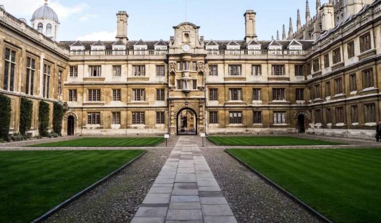 Oxford ve Cambridge’i aratmıyor: Vakıf üniversitelerinde zam yüzde 160’a yaklaştı