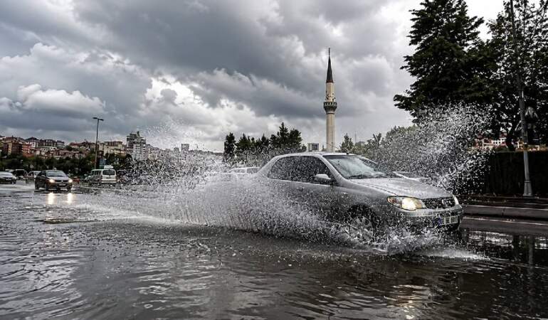 İki uzmandan hafta sonu uyarısı: İstanbul ve Karadeniz’de çok kuvvetli yağış riski