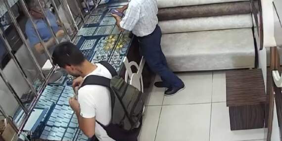 Kuyumcudan aldığı 2 milyon 300 bin liralık altınlarla kayboldu: Motosikleti terk edilmiş halde bulunan kurye aranıyor