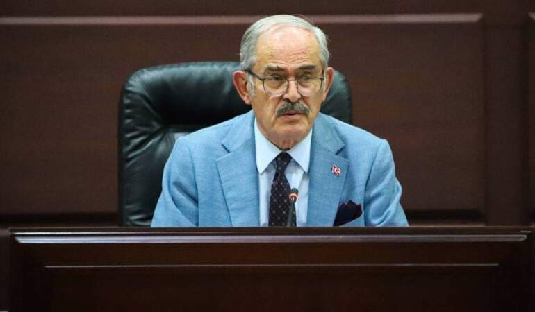 Yılmaz Büyükerşen, CHP’den istifa etti