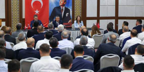 Yeni Parti’de imzalar atıldı: Önce Hacı Bayram-ı Veli Camii’nde cuma namazı sonra açılış