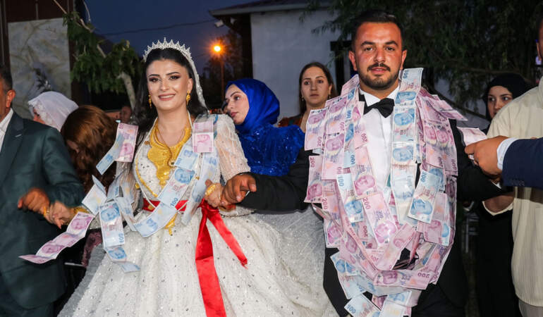 Yargıtay düğün takıları için yıllar sonra içtihat değiştirdi: Ziynet eşyalarının paylaşımında yeni dönem