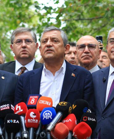 Yeni Parti için ilk konuşmayı Hacı Bayram Veli Camii’nde yaptı: Yolumuz iktidar yoludur