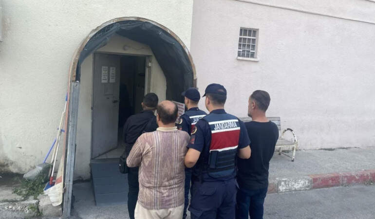 200 milyonluk arsayı sahte vekaletle satacaklardı: Noterde suçüstü