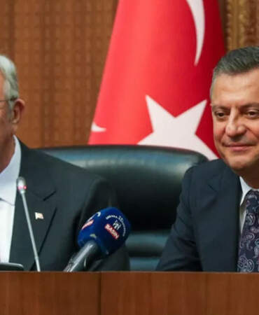 Mansur Yavaş’tan Özel’e Yeni Parti tebriği
