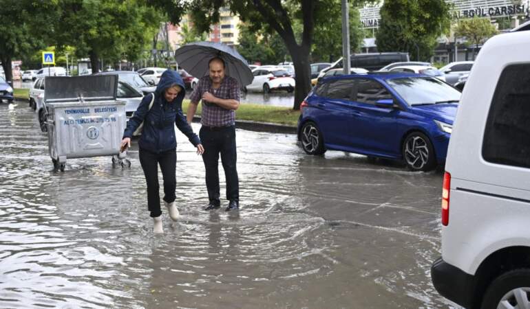 Meteoroloji’den 35 il için “sarı” ve “turuncu” alarm: Yağış miktarı 100 kilograma kadar ulaşabilir