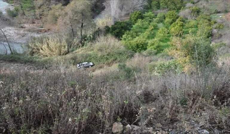 Antalya’da otomobil uçuruma yuvarlandı: 5 can kaybı