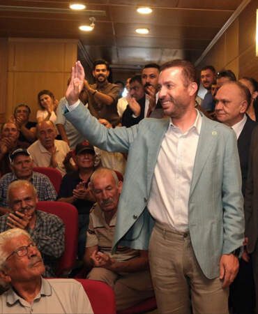 Ceyhan Belediye Başkanı Kadir Aydar CHP’den istifa etti