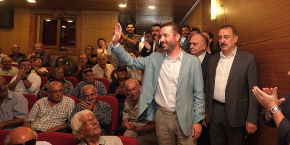 Ceyhan Belediye Başkanı Kadir Aydar CHP’den istifa etti
