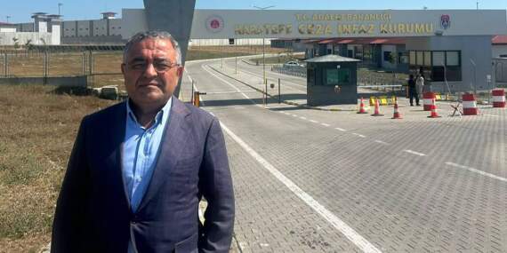 Sezgin Tanrıkulu, Deniz Göktaş ve Mehmet Pehlivan’ı cezaevinde ziyaret etti
