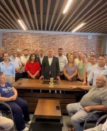 Ceyhan ilçe yönetimi toplu istifa ederek Yeni Parti’ye geçti