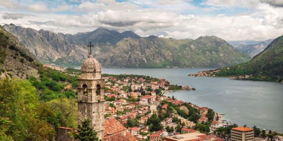Tarih belli oldu: Vizesiz gidilen Balkan ülkesi, Türklere vize getirdi