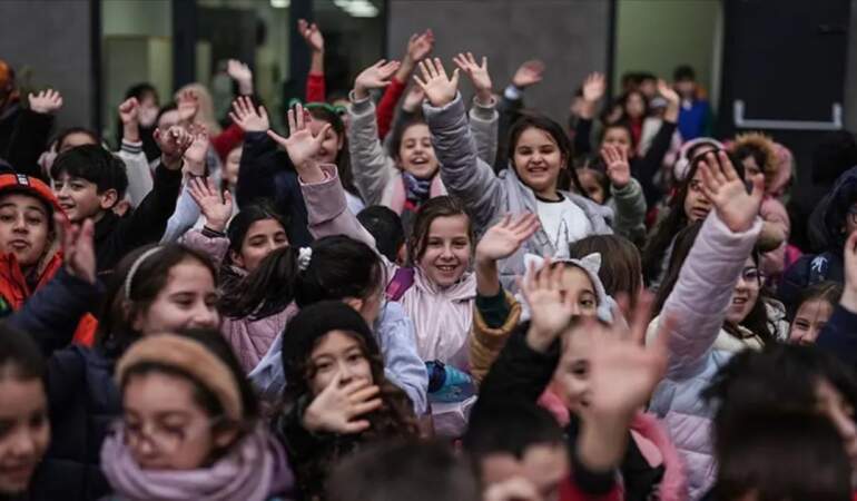 Veliler ve öğrenciler dikkat! MEB yeni yönetmeliği açıkladı: Belirlenen kurallara uymayanlar belge alamayacak