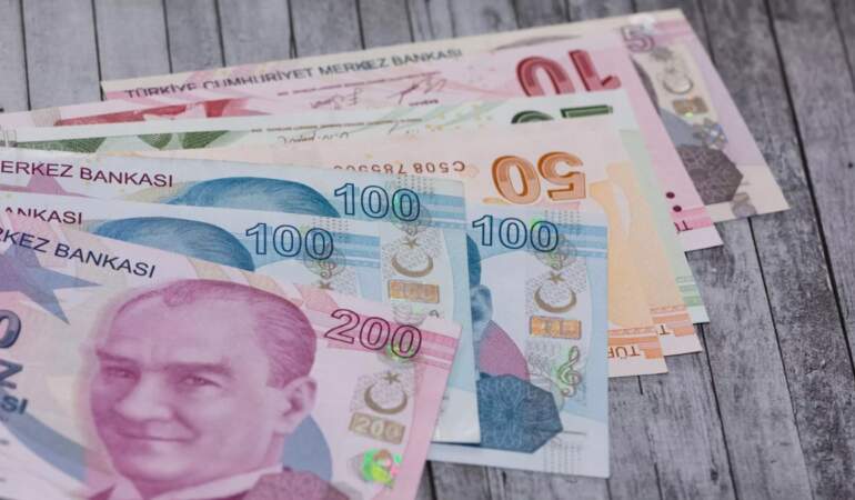 Çalışanlara ‘Telefon’ şoku: Mesai saatinde ekrana bakanın maaşından binlerce lira kesilecek