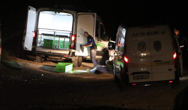 Adana’da Kanlı Gece: Silahlı Saldırıda Biri Kadın 3 Kişi Öldürüldü