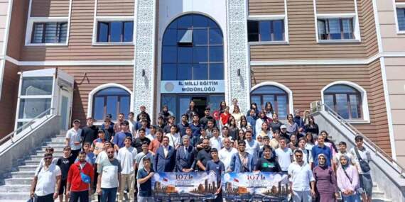 Ağrılı öğrenciler tarih gezisinde