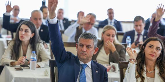 Ana Muhalefette Dev Göç: 200’den Fazla Belediye Başkanı CHP’den İstifa Etti, YENİ Parti’ye Geçiyor