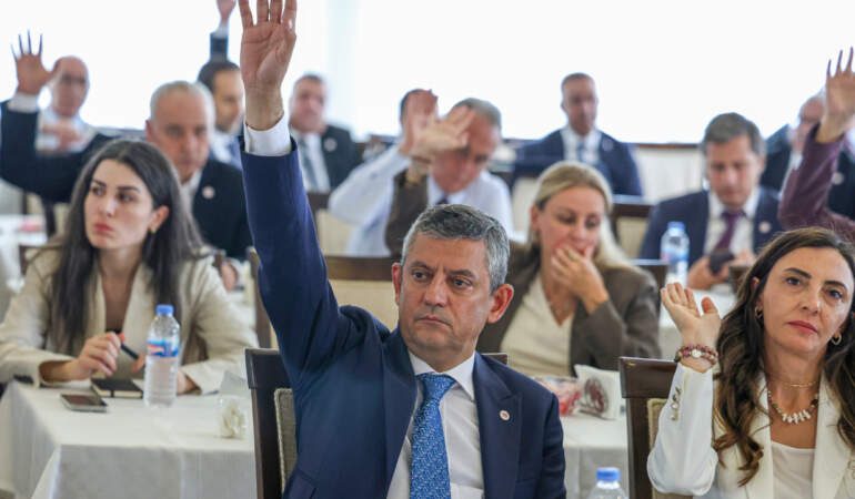 Ana Muhalefette Dev Göç: 200’den Fazla Belediye Başkanı CHP’den İstifa Etti, YENİ Parti’ye Geçiyor