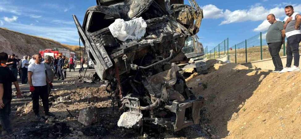 Ankara’da ABB’ye ait kamyon kaza yaptı: 2 işçi hayatını kaybetti