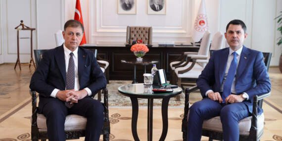 Ankara’da Kritik İzmir Zirvesi: Bakan Kurum, Cemil Tugay’ı Kabul Etti!