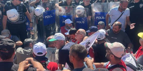 Ankara’ya Yürümek İsteyen Termik Santral İşçilerine Polis Müdahalesi, Gözaltılar Var