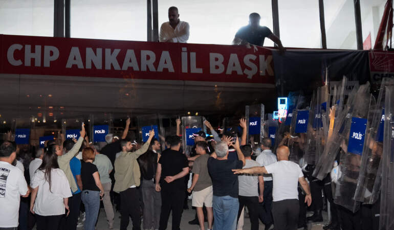 Başkentte CHP’liler Karşı Karşıya Geldi: Atama Kararı İl Binasını Karıştırdı