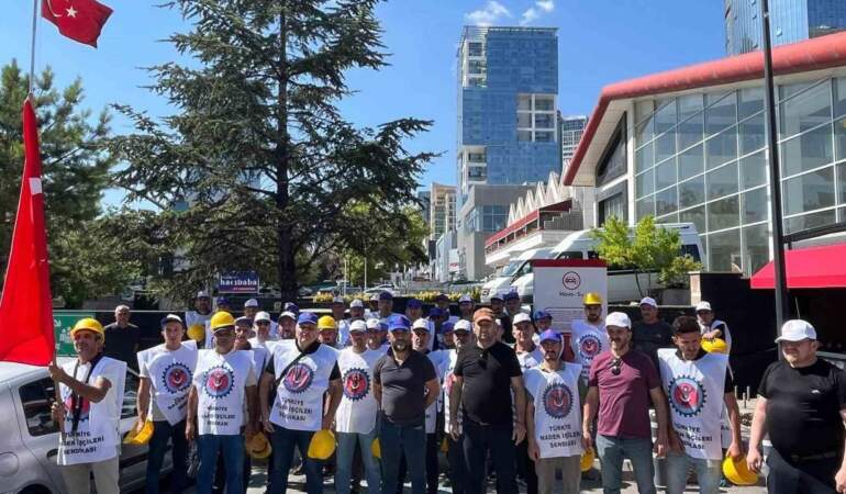 Bekledikleri Ödemeyi Alamayan Doruk Madencilik Şirketi İşçileri Eylem Başlattı !